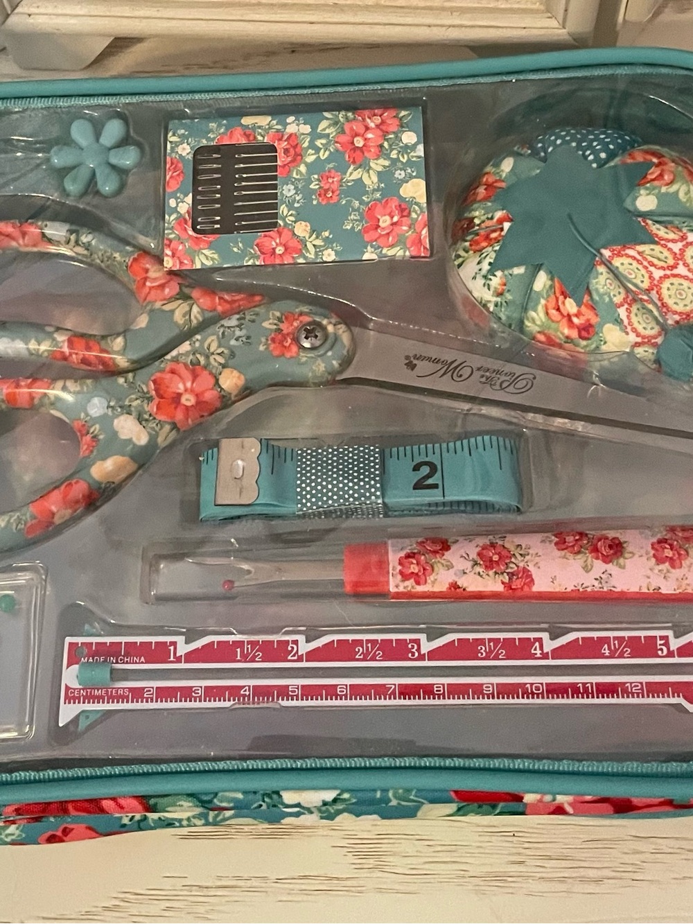 The Pioneer Woman Vintage Floral Sewing  Kit